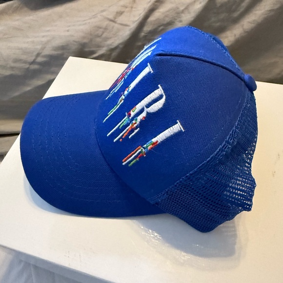 Amiri Blue Trucker hat “Paint drip” logo hat 
Excellent condition never worn - Picture 2 of 3